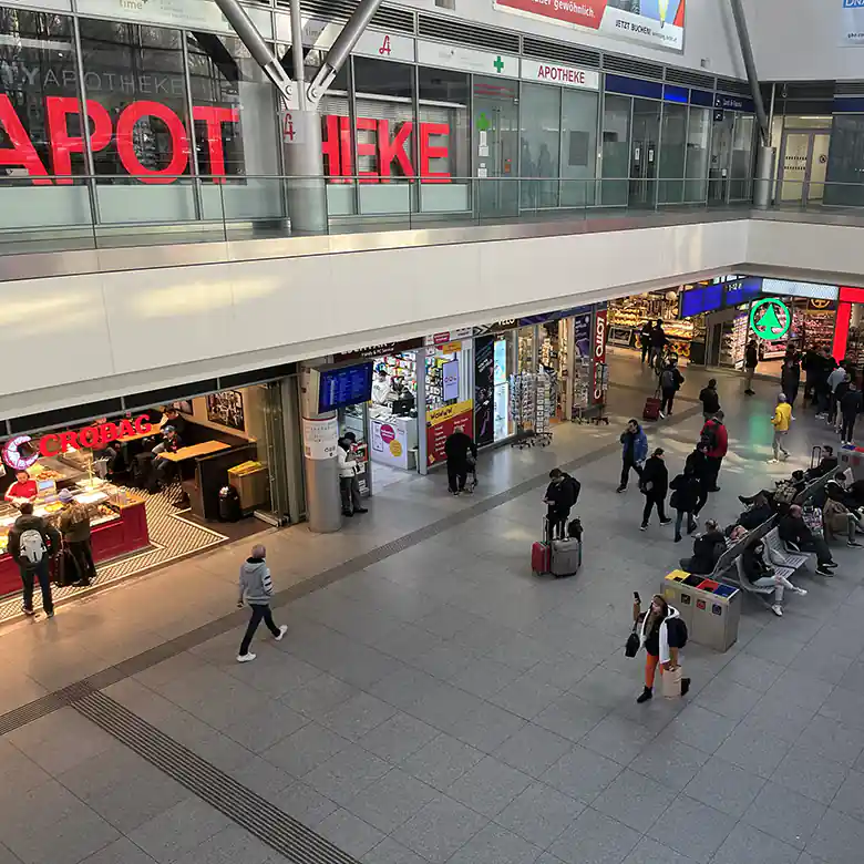 16 / 23: Linz Hauptbahnhof (Oberösterreich) 16 / 23: Linz Hauptbahnhof (Oberösterreich)