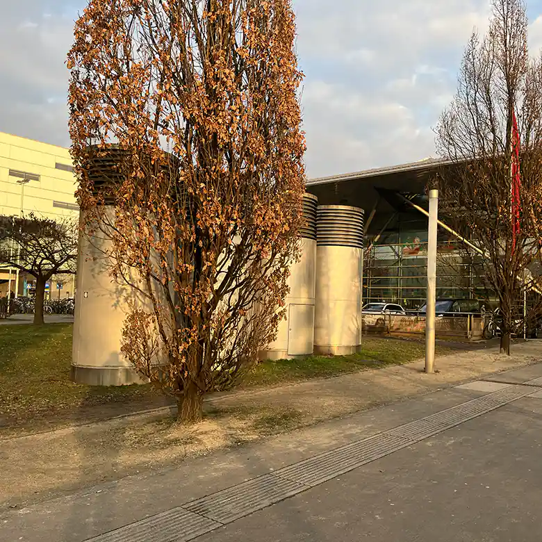 22 / 23: Linz Hauptbahnhof (Oberösterreich) 22 / 23: Linz Hauptbahnhof (Oberösterreich)