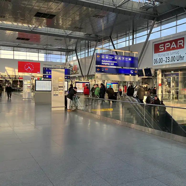 6 / 23: Linz Hauptbahnhof (Oberösterreich) 6 / 23: Linz Hauptbahnhof (Oberösterreich)