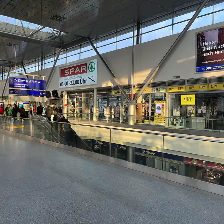 9 / 23: Linz Hauptbahnhof (Oberösterreich) 9 / 23: Linz Hauptbahnhof (Oberösterreich)