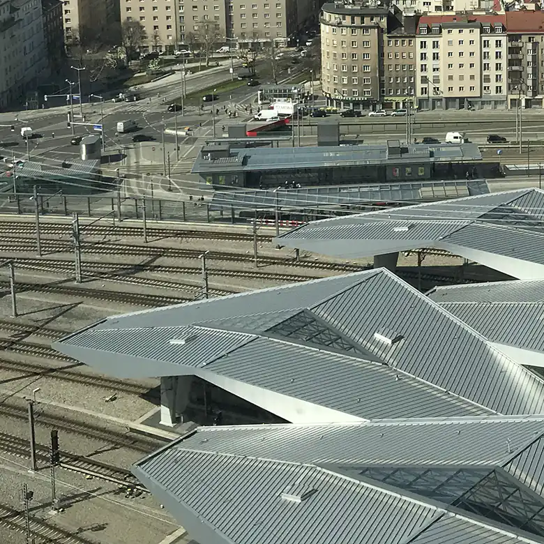 10 / 18: Bilder vom Hbf Wien und der BahnhofCity Wien Hauptbahnhof 10 / 18: Bilder vom Hbf Wien und der BahnhofCity Wien Hauptbahnhof