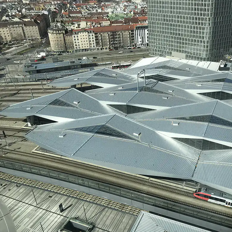 13 / 18: Bilder vom Hbf Wien und der BahnhofCity Wien Hauptbahnhof 13 / 18: Bilder vom Hbf Wien und der BahnhofCity Wien Hauptbahnhof
