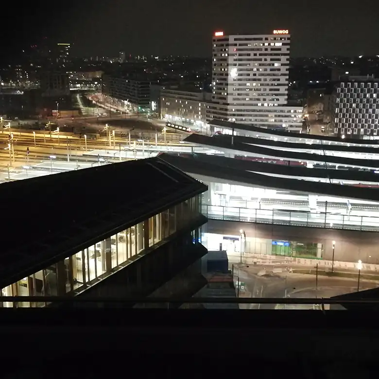 7 / 18: Bilder vom Hbf Wien und der BahnhofCity Wien Hauptbahnhof 7 / 18: Bilder vom Hbf Wien und der BahnhofCity Wien Hauptbahnhof