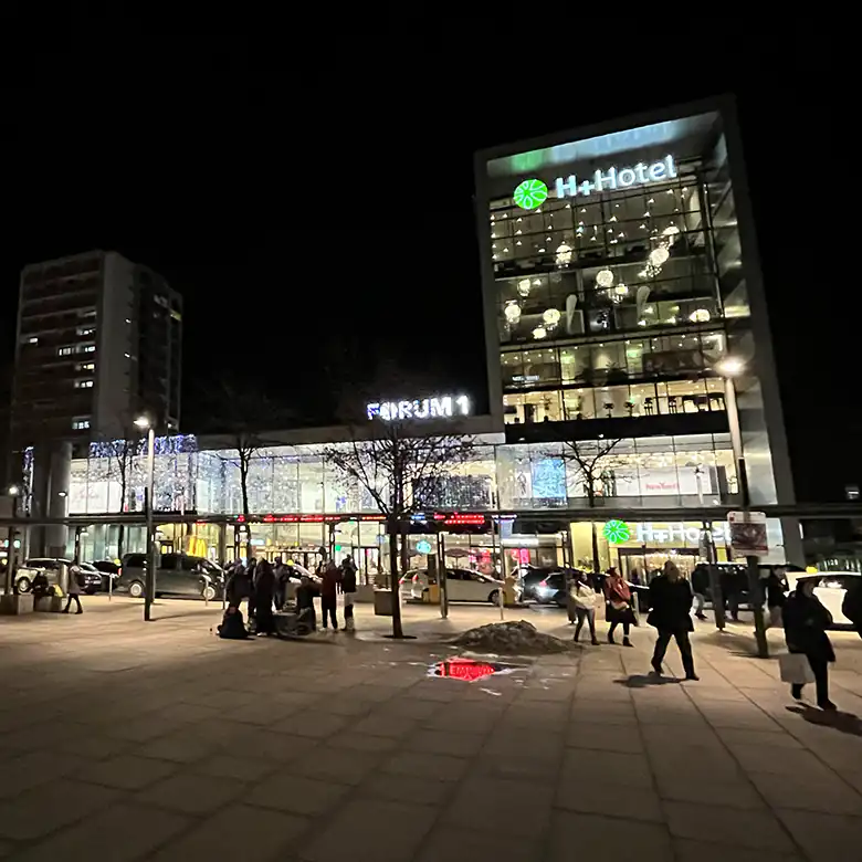 5 / 7: Bilder vom Hbf (Hauptbahnhof) in Salzburg Stadt