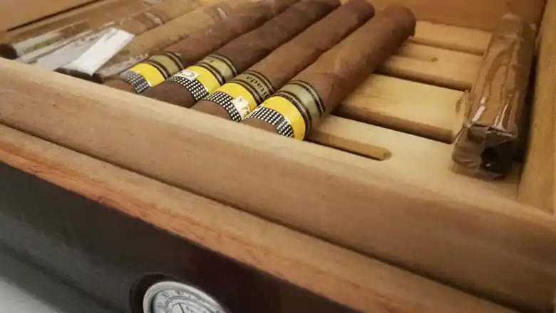 Geöffnete Trafik am Sonntag &copy; R.Vidmar