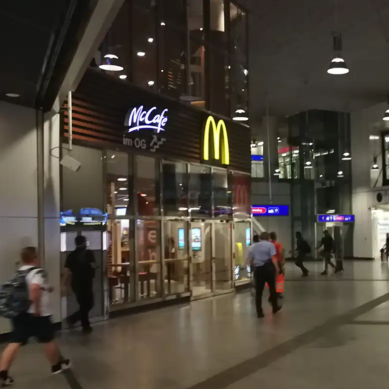 Bilder vom Hbf Wien und der BahnhofCity Wien Hauptbahnhof © R. Vidmar